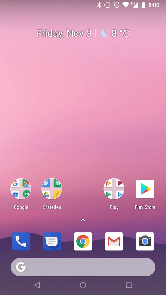 The Android 8.1 home screen on a Nexus 5X: a date and weather line at the top, a pink and purple wallpaper, round folders named Google, Erstellen and Play, the Play Store icon, a dock with Phone, Messages, Chrome, Gmail and Camera, and a Google search bar above the back, home and recents buttons
